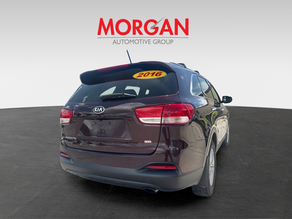 Used 2016 Red Kia LX image 3