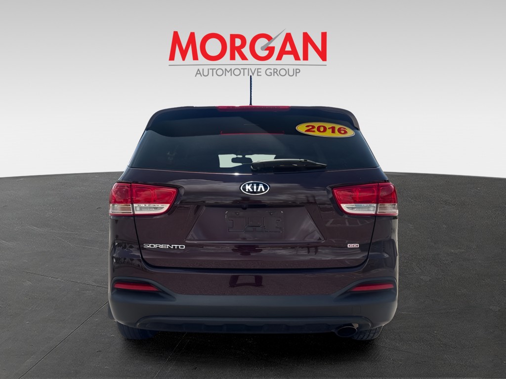 Used 2016 Red Kia LX image 4