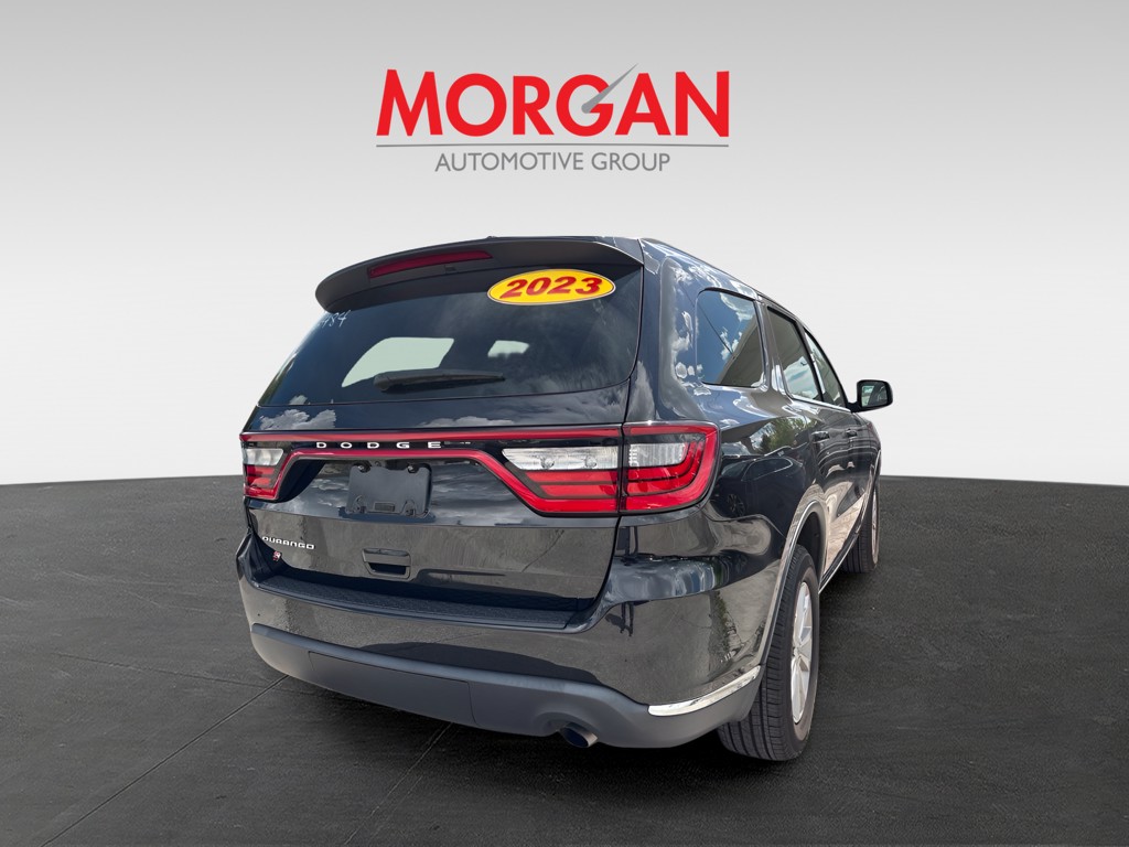 Used 2023 Black Dodge SXT image 3