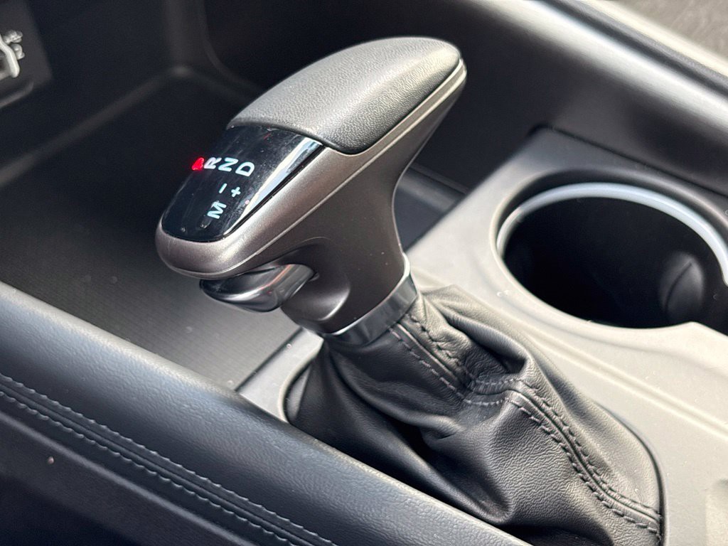 Used 2023 Black Dodge SXT image 29