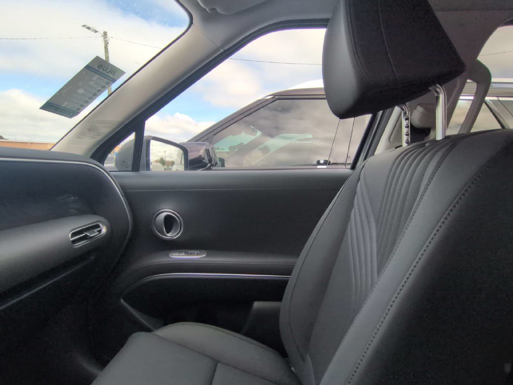 New 2027 Gray Hyundai Blue SEL Premium image 28