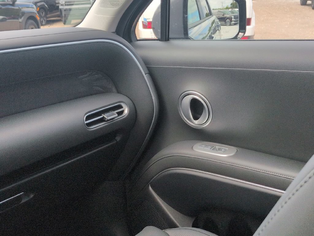 New 2027 Gray Hyundai Blue SEL Premium image 23