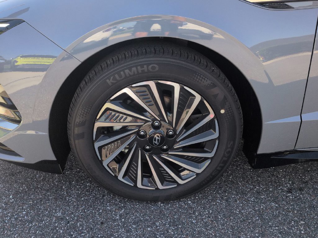 New 2027  Hyundai SEL image 13
