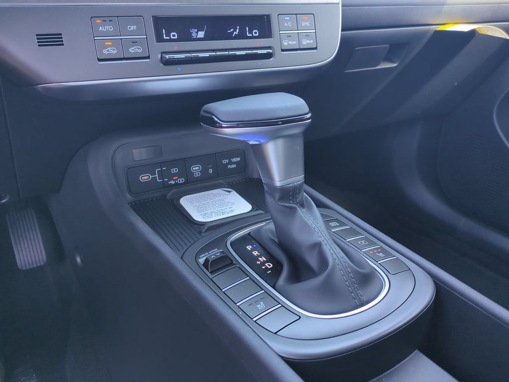 New 2027 White Hyundai SEL Sport image 21
