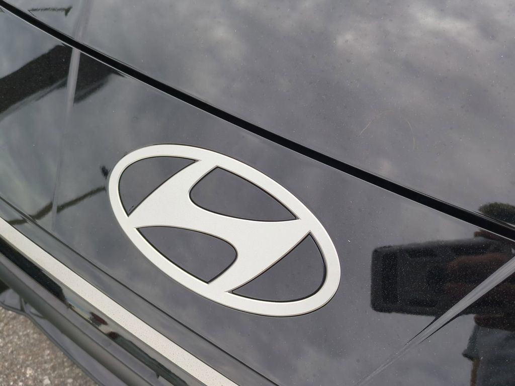 New 2026 Black Hyundai SEL Sport image 13