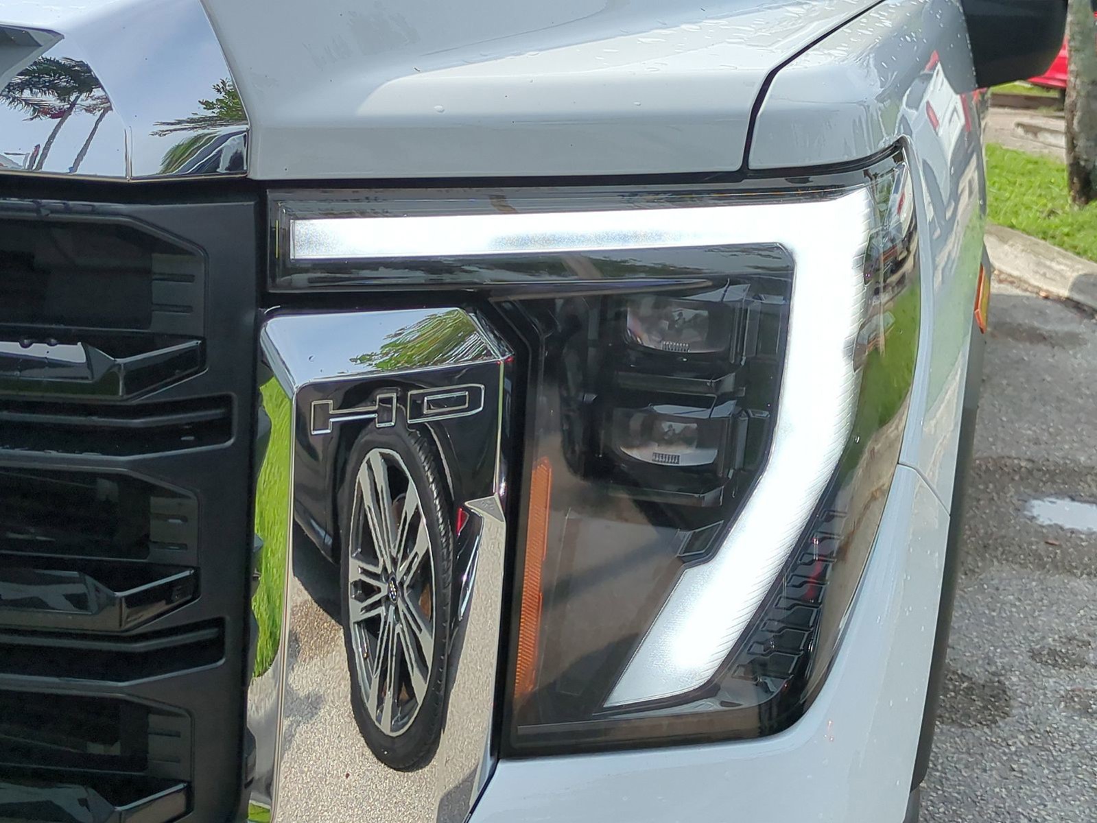 Used 2024 Summit White GMC Pro image 10