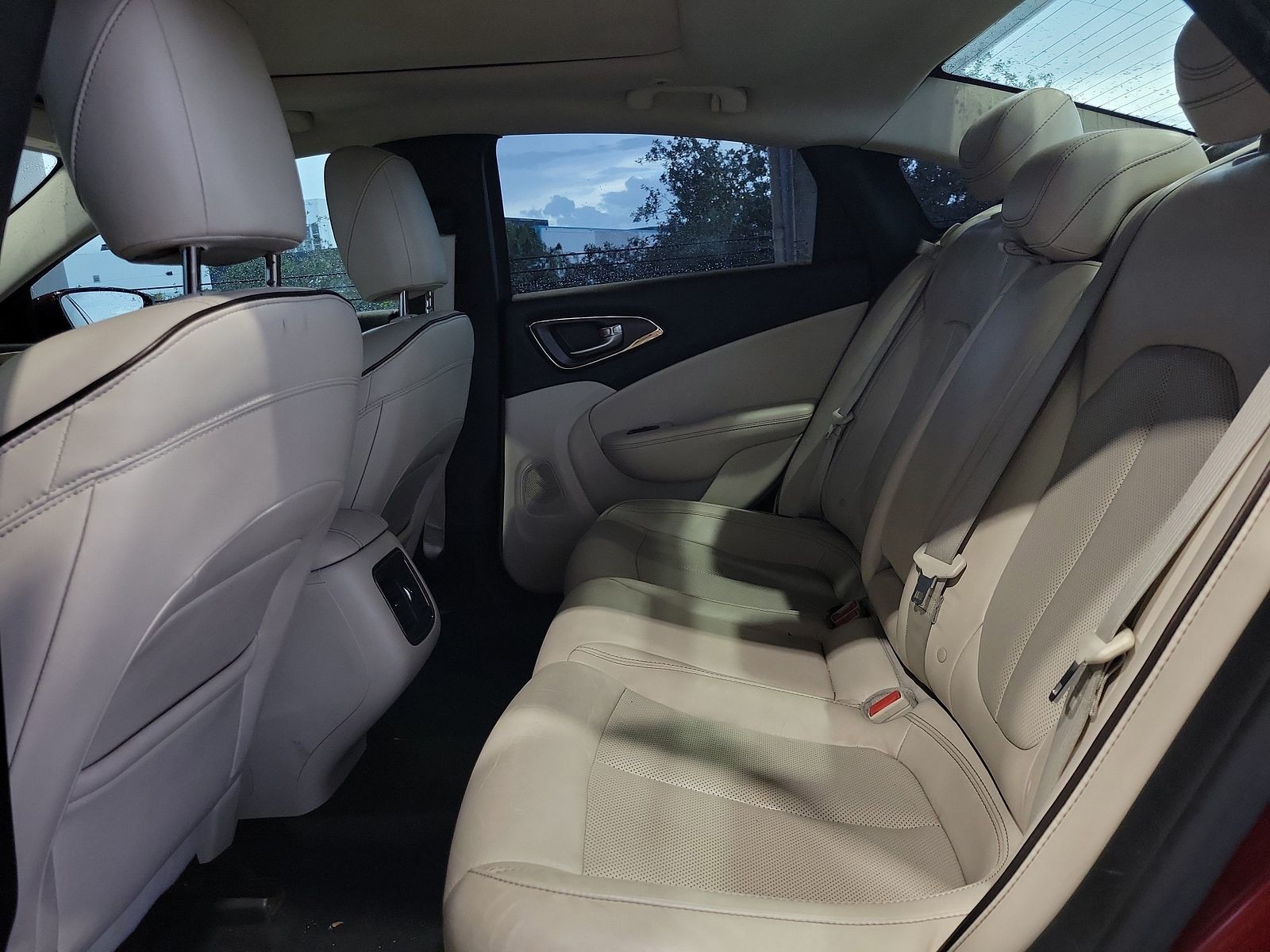 Used 2015 Velvet Red Pearlcoat Chrysler C image 9