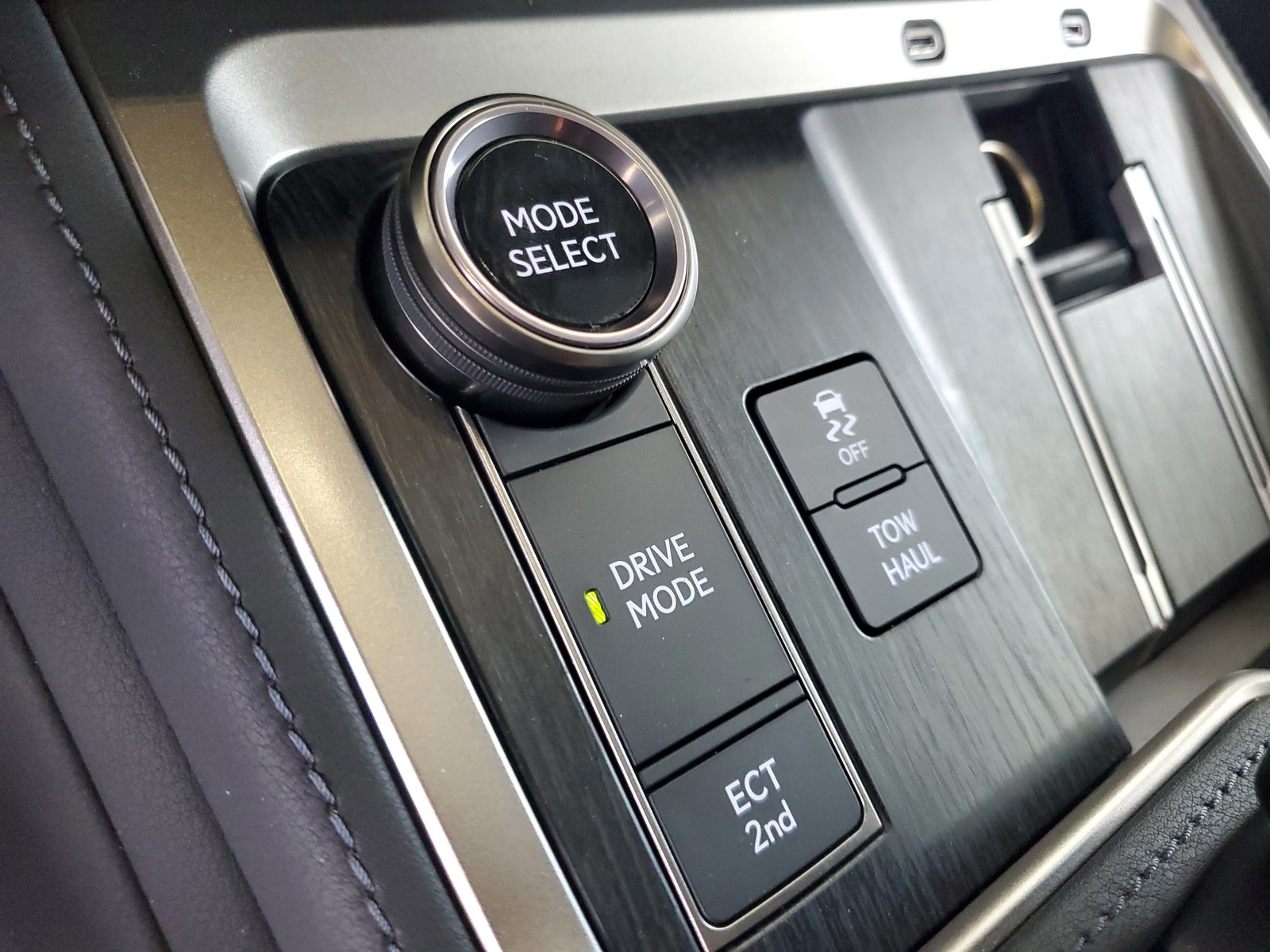 Used 2024 Silver Lexus GX 550 Premium image 29