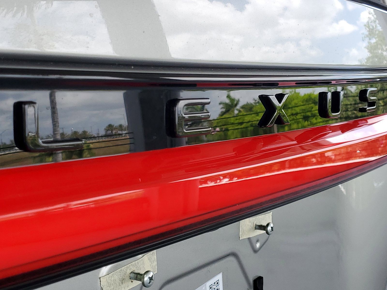 Used 2024 Silver Lexus GX 550 Premium image 5
