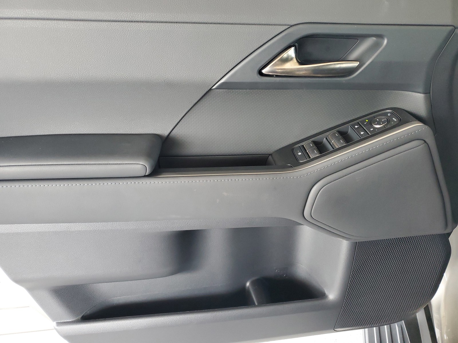 Used 2024 Silver Lexus GX 550 Premium image 14