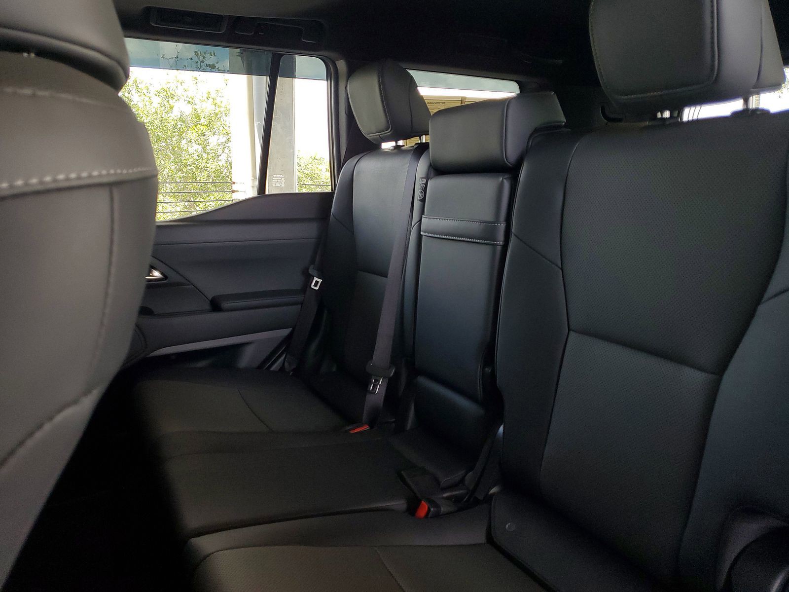 Used 2024 Silver Lexus GX 550 Premium image 8