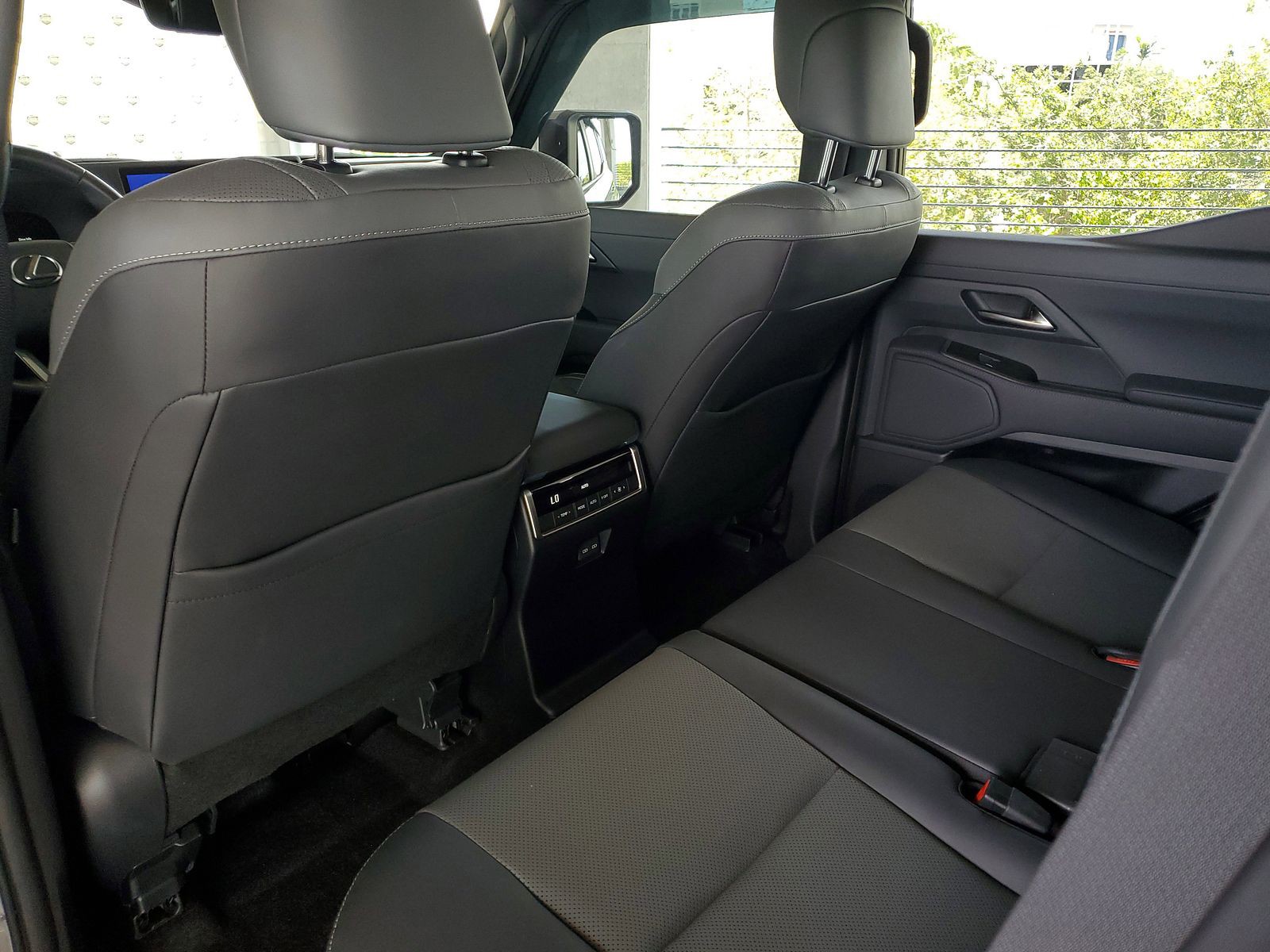 Used 2024 Silver Lexus GX 550 Premium image 10