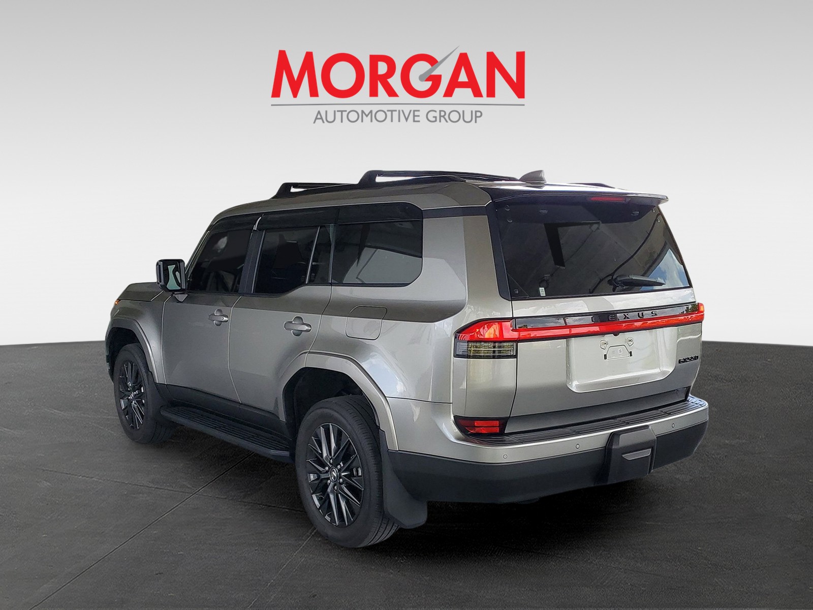 Used 2024 Silver Lexus GX 550 Premium image 3