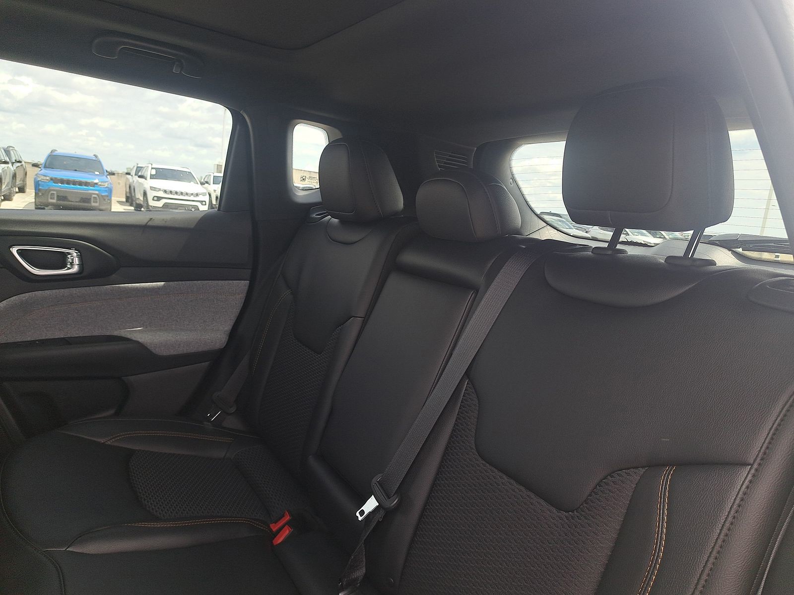 New 2026 Diamond Black Crystal Pearlcoat Jeep 85th Anniversary image 8
