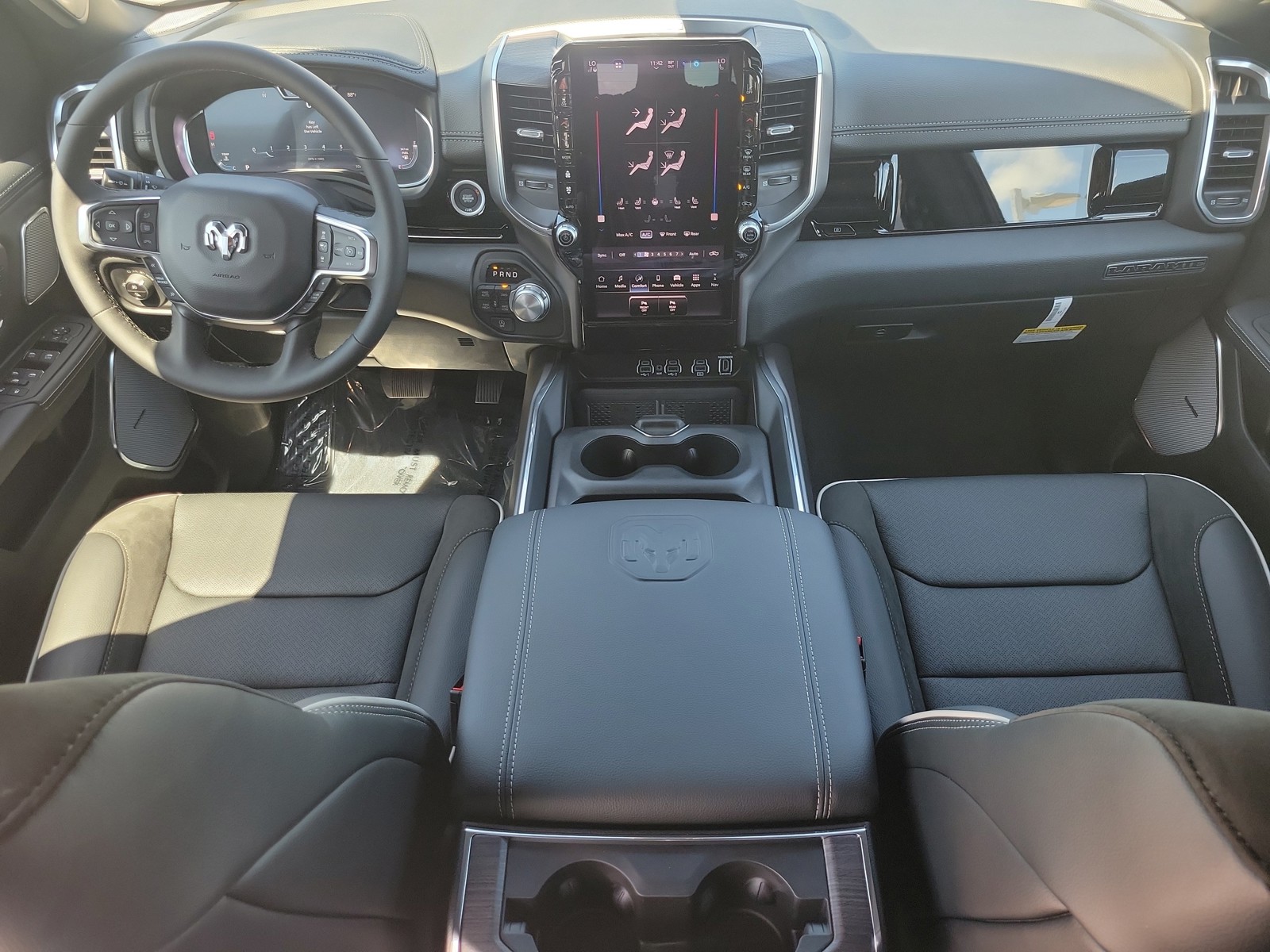 New 2026 Diamond Black Crystal Pearlcoat Ram Laramie image 12