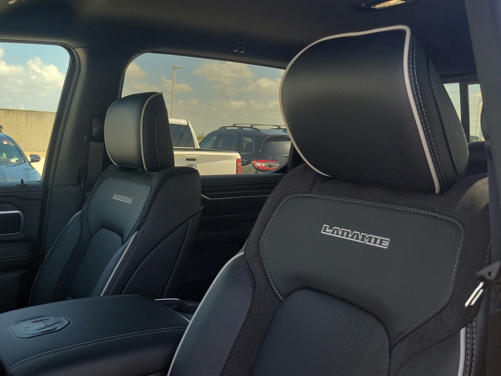 New 2026 Diamond Black Crystal Pearlcoat Ram Laramie image 18