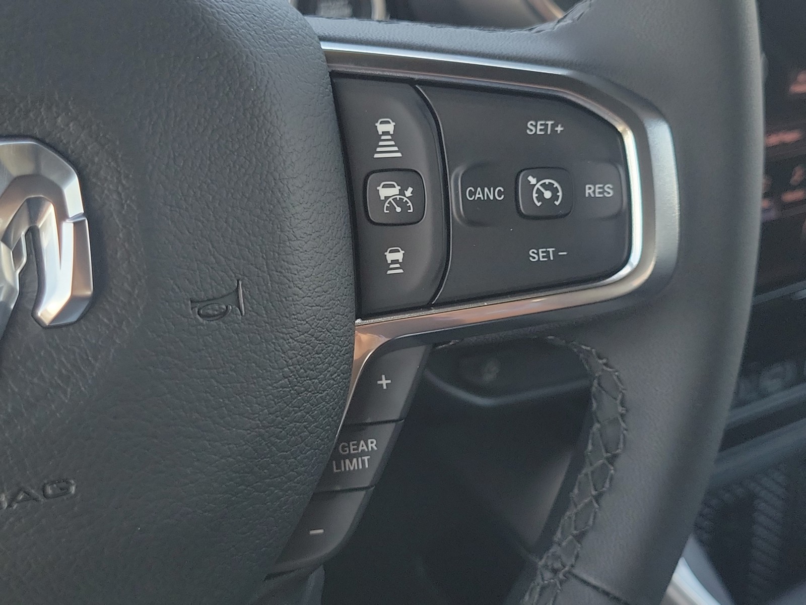 New 2026 Diamond Black Crystal Pearlcoat Ram Laramie image 23