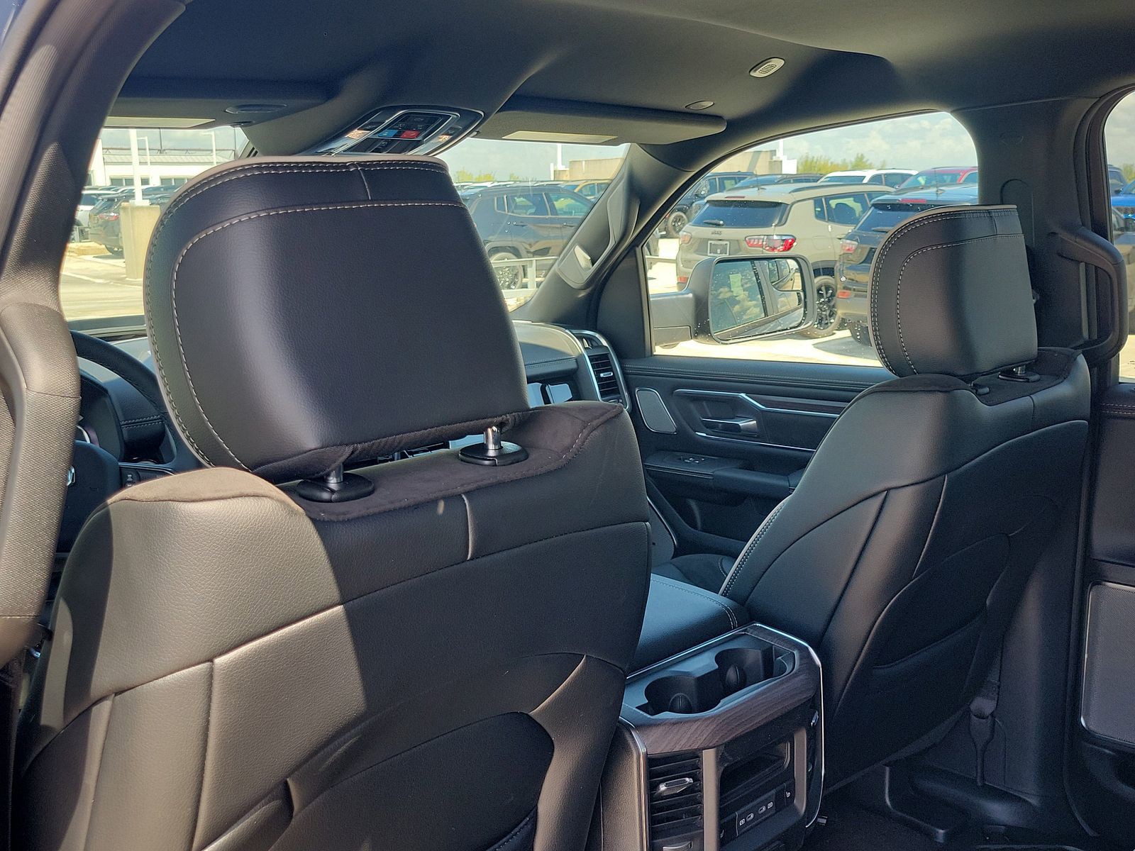 New 2026 Diamond Black Crystal Pearlcoat Ram Laramie image 10