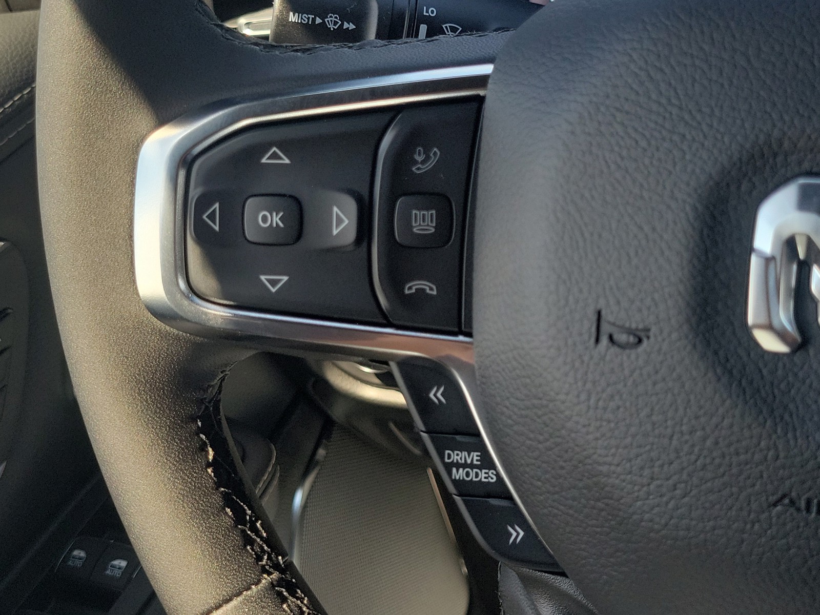 New 2026 Diamond Black Crystal Pearlcoat Ram Laramie image 22