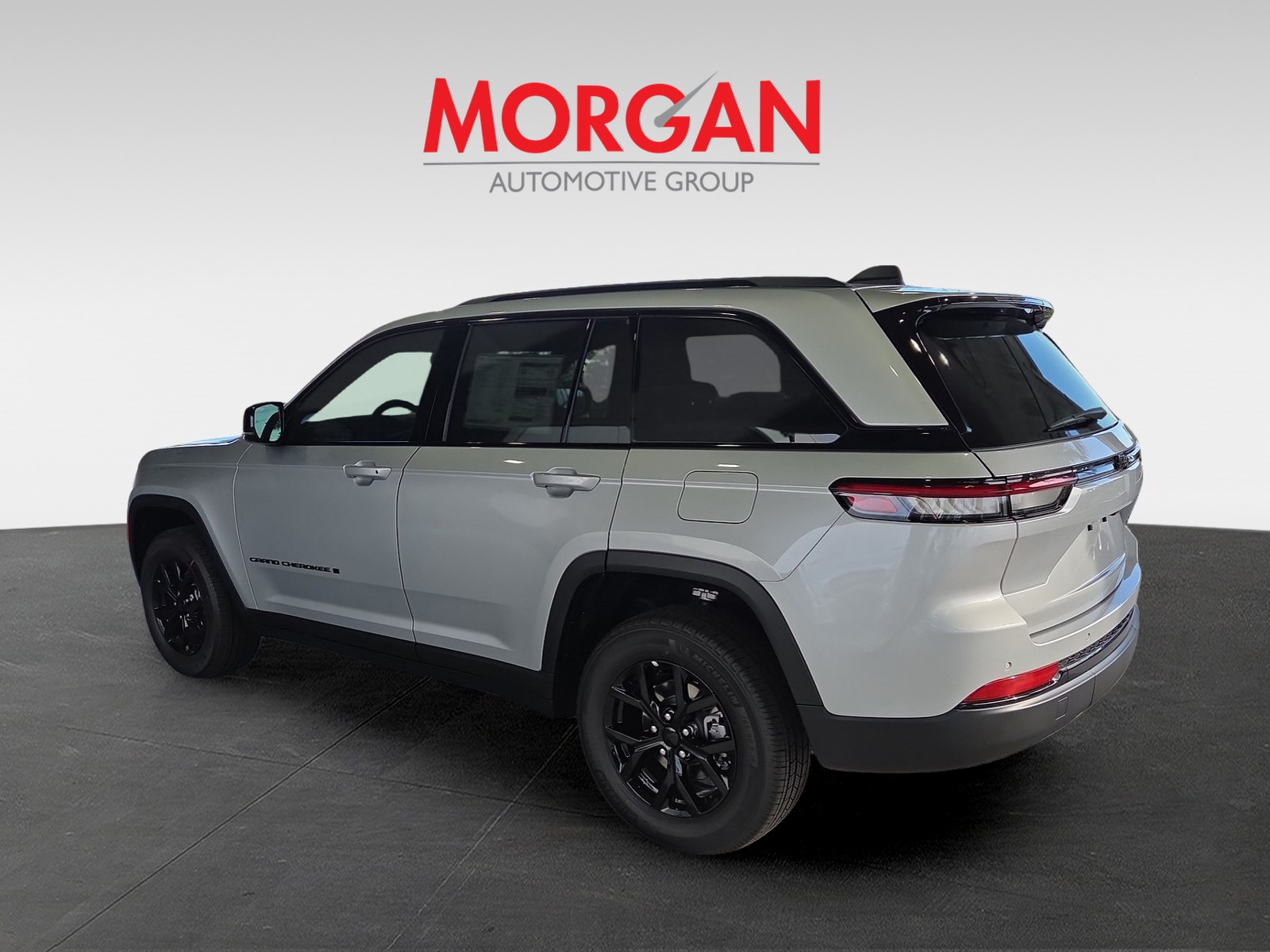 New 2025 Silver Zynith Jeep Altitude image 7