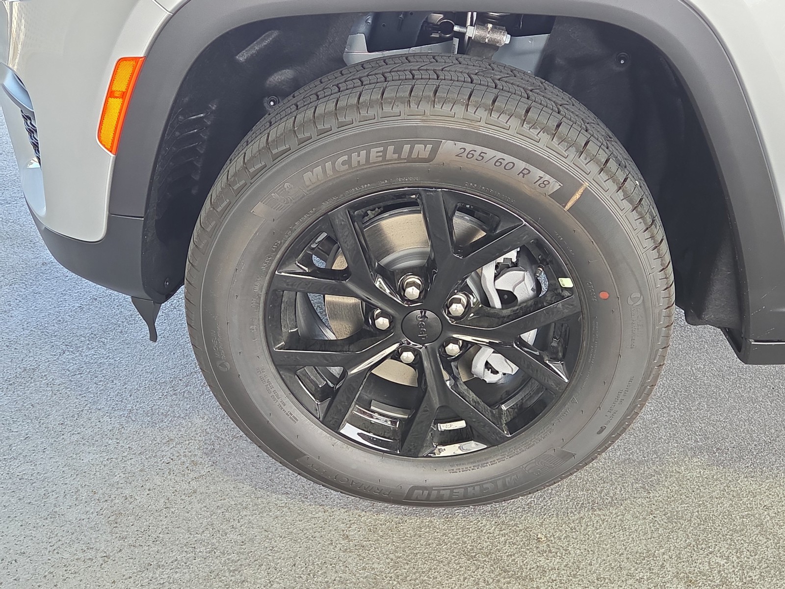 New 2025 Silver Zynith Jeep Altitude image 11