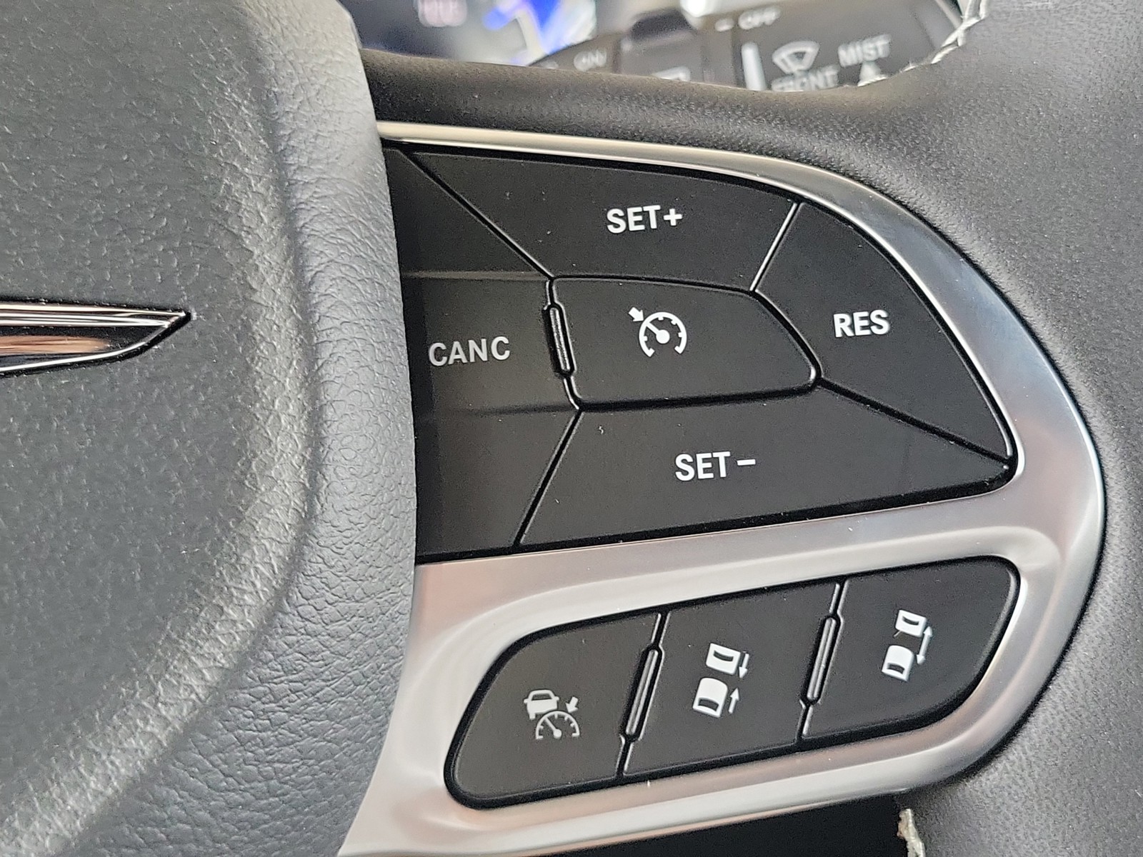 New 2026 Bright White Clearcoat Chrysler Select image 23