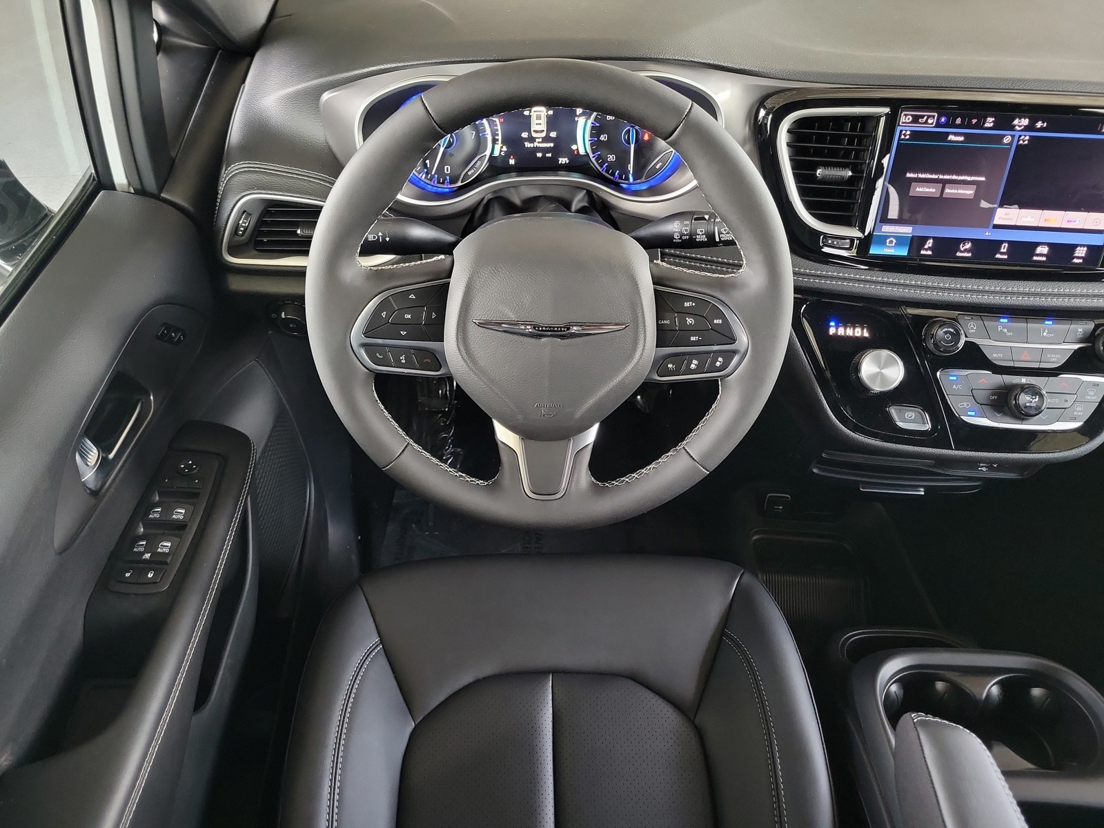 New 2026 Bright White Clearcoat Chrysler Select image 12