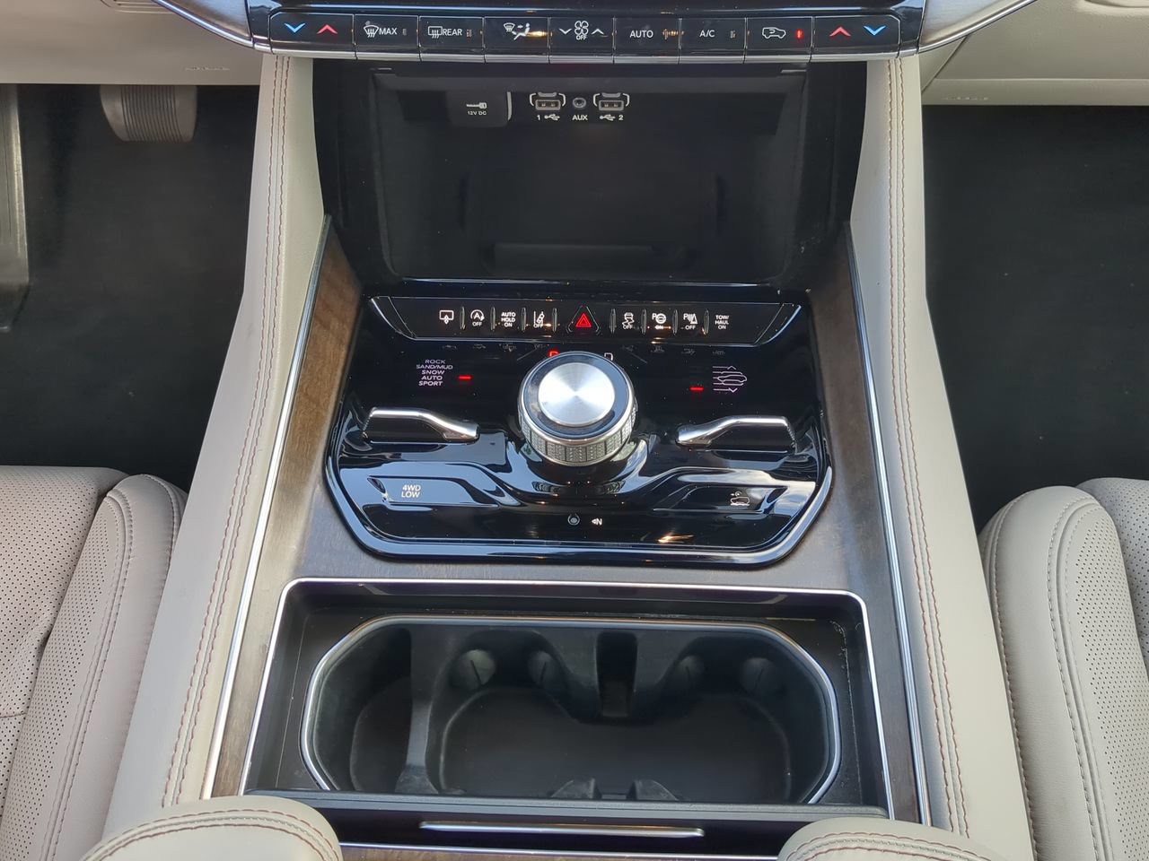 Certified Used 2023 White Jeep Base image 22