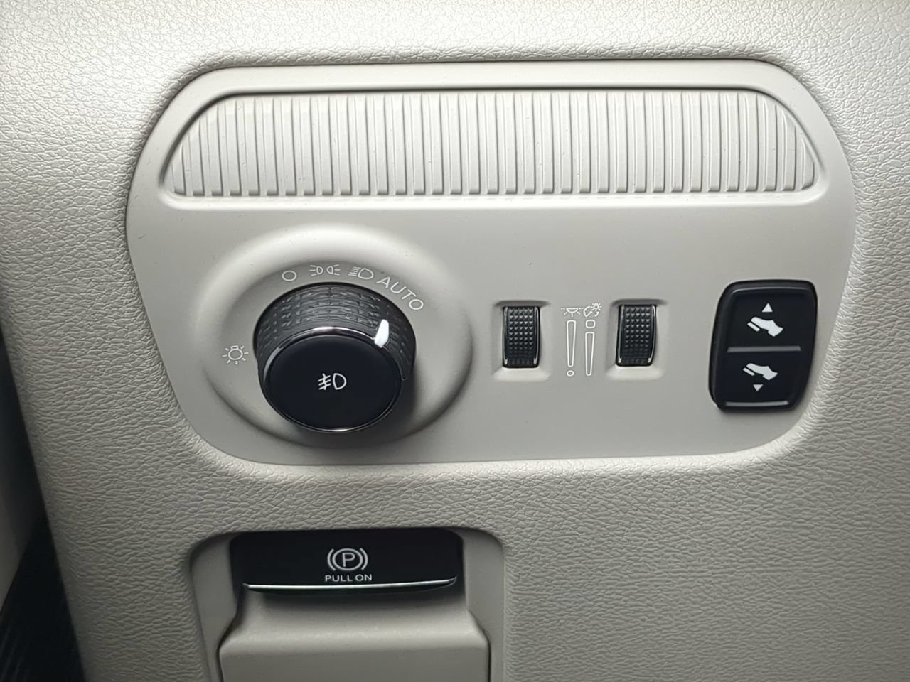 Certified Used 2023 White Jeep Base image 29