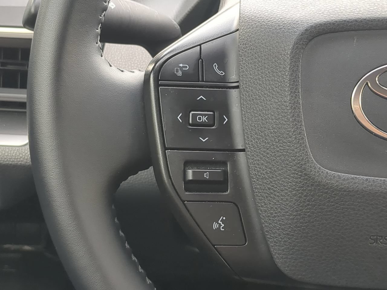 Used 2025 Gray Toyota LE image 27