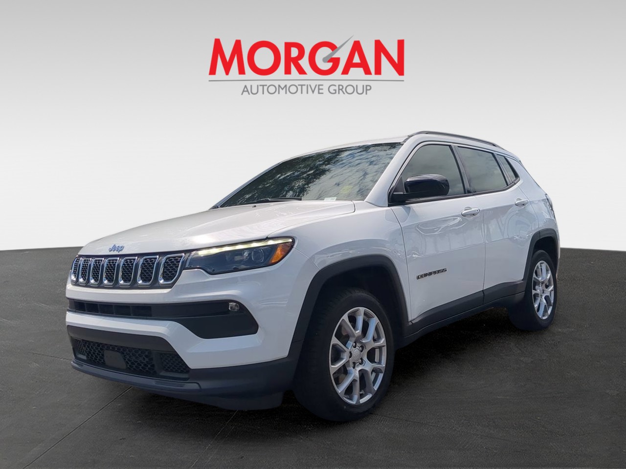 Certified Used 2023 White Jeep Latitude Lux image 9