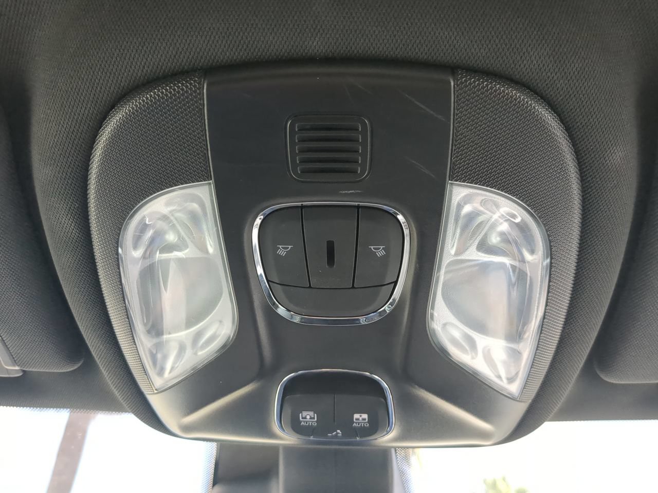 Certified Used 2023 White Jeep Latitude Lux image 24