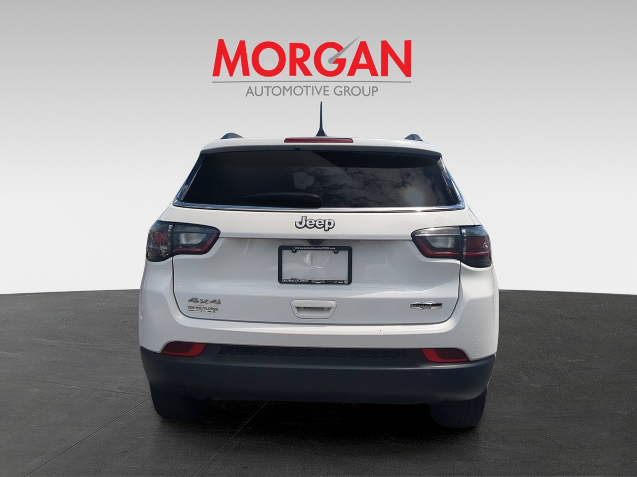 Certified Used 2023 White Jeep Latitude Lux image 6