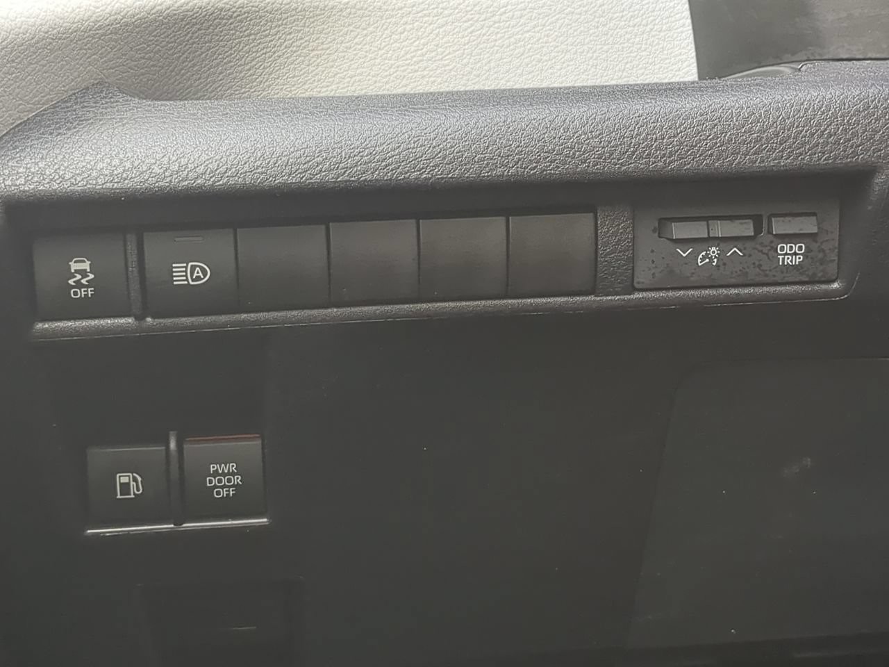 Used 2025 Silver Toyota LE image 26