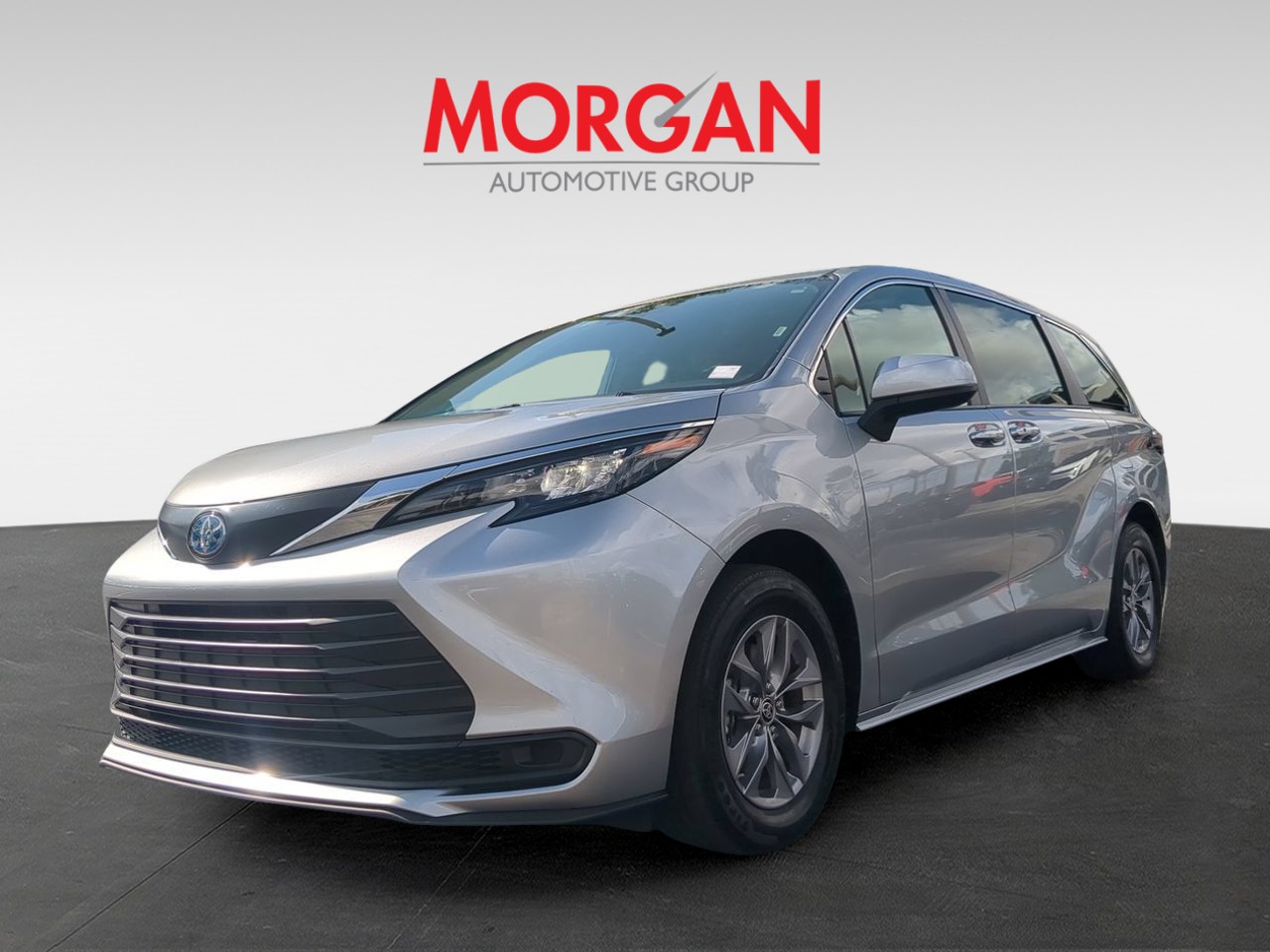 Used 2025 Silver Toyota LE image 9