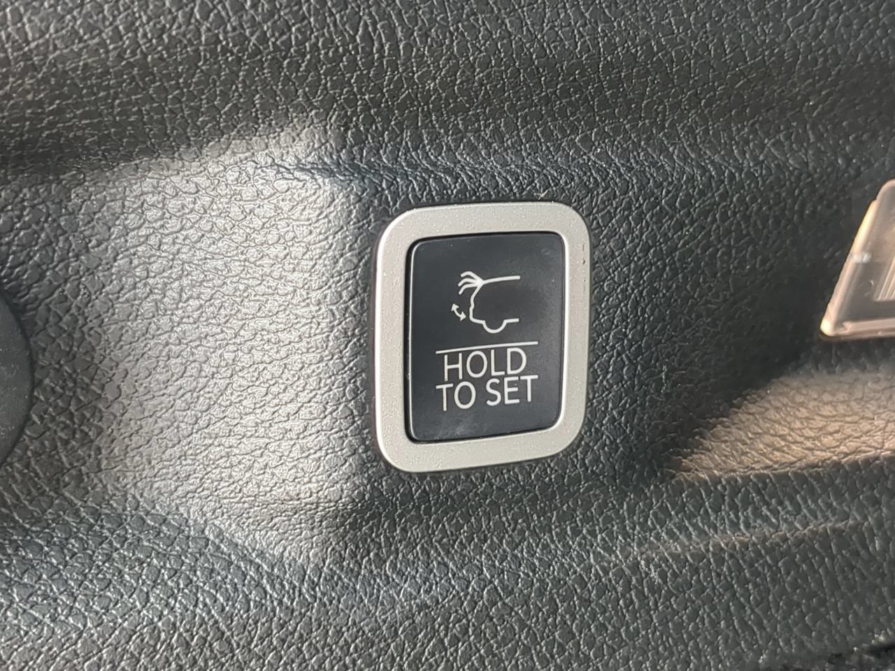 Used 2022 White Jeep Summit image 15