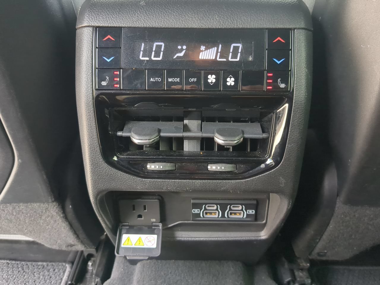 Used 2022 White Jeep Summit image 18