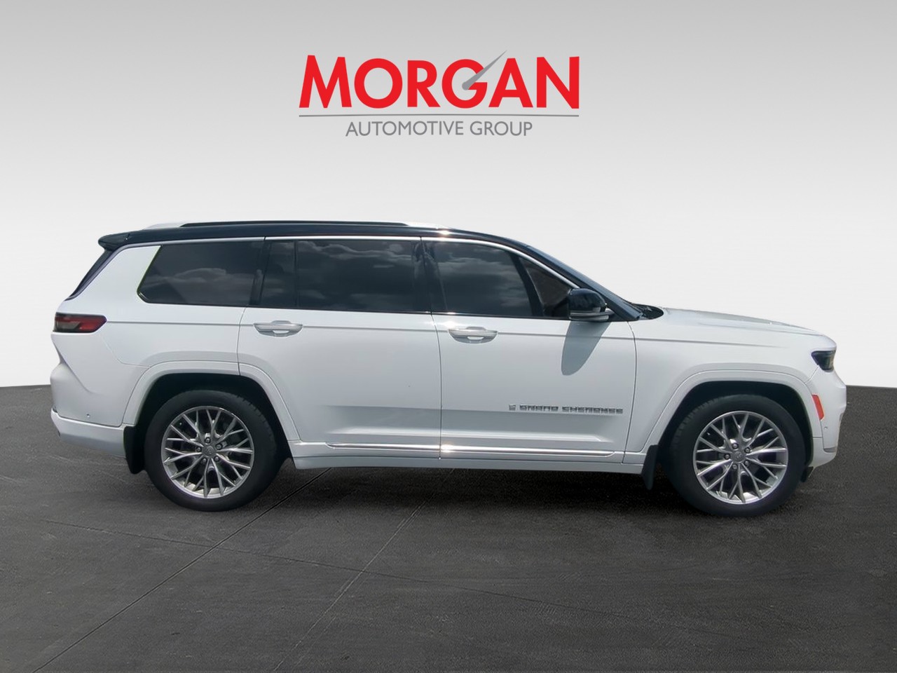 Used 2022 White Jeep Summit image 4