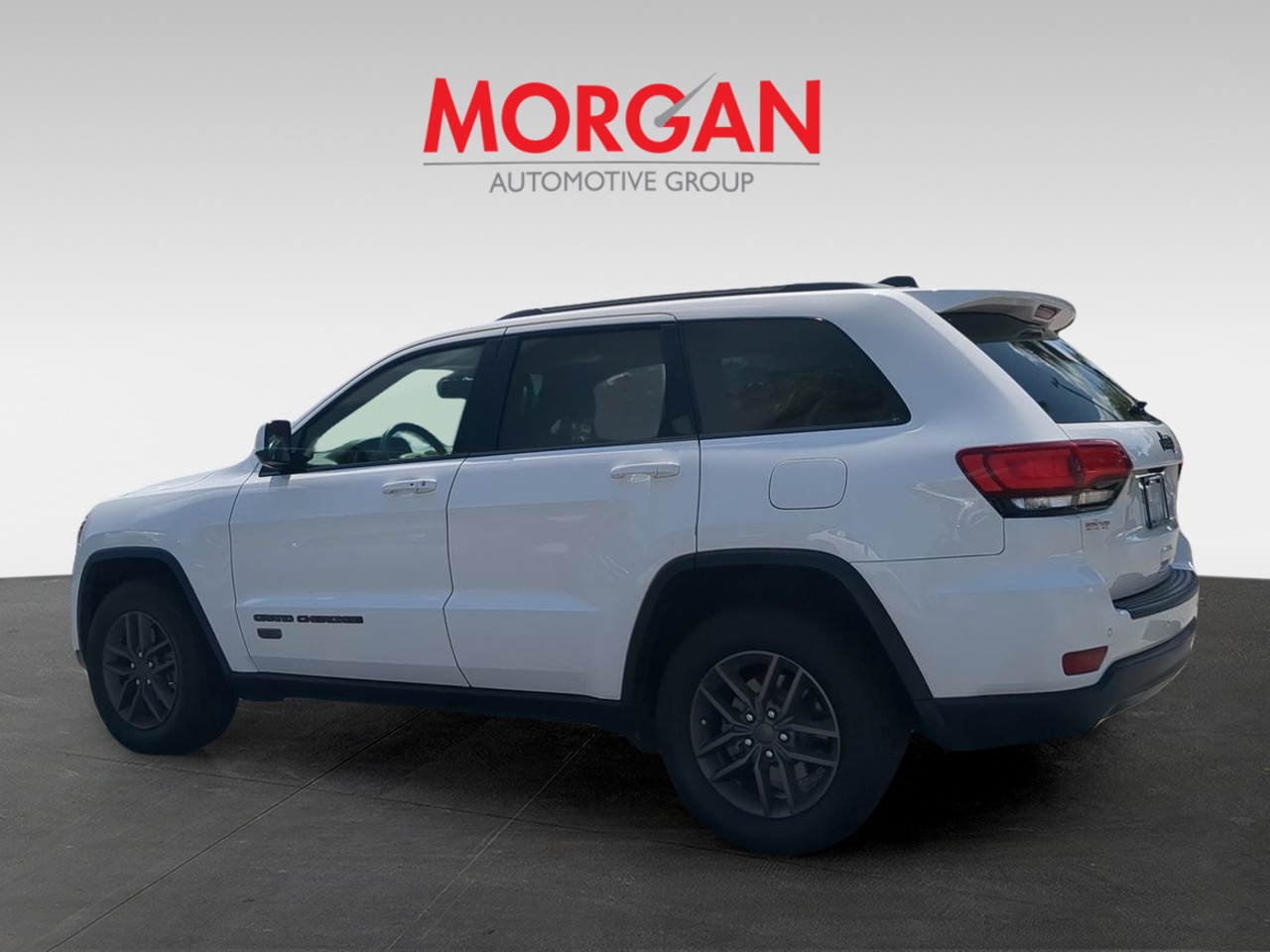 Used 2016 White Jeep Laredo image 7