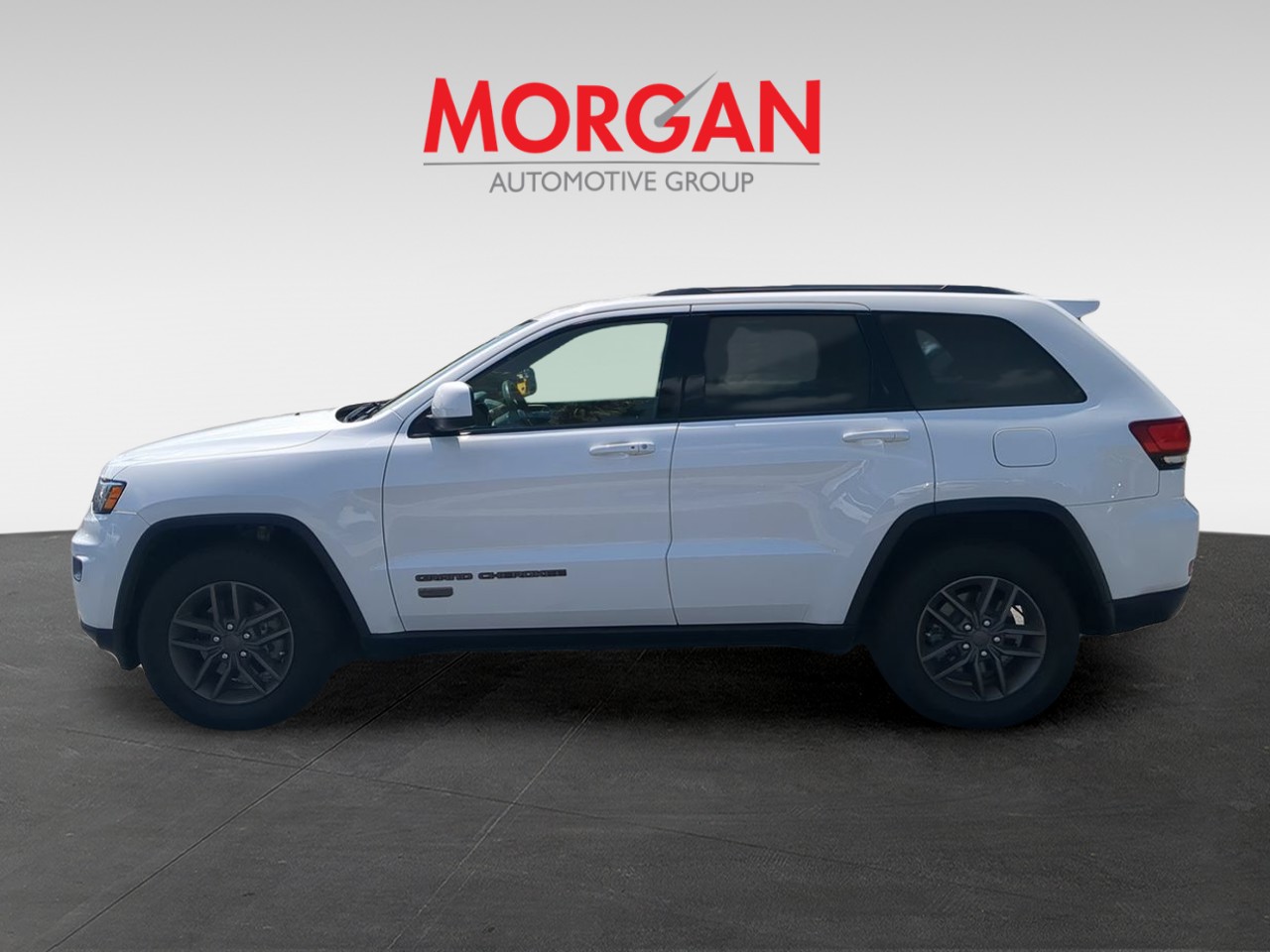 Used 2016 White Jeep Laredo image 8