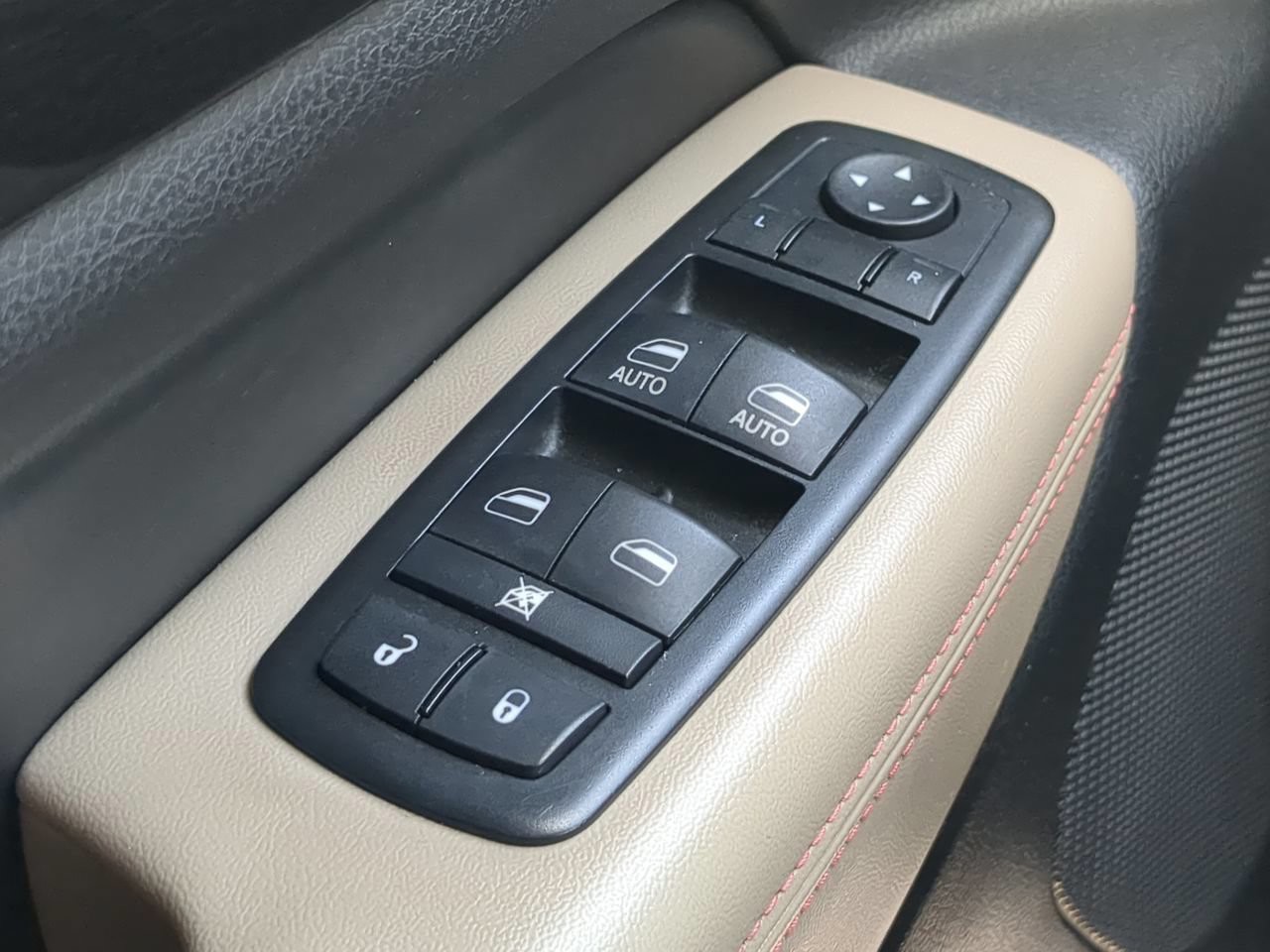 Used 2016 White Jeep Laredo image 29