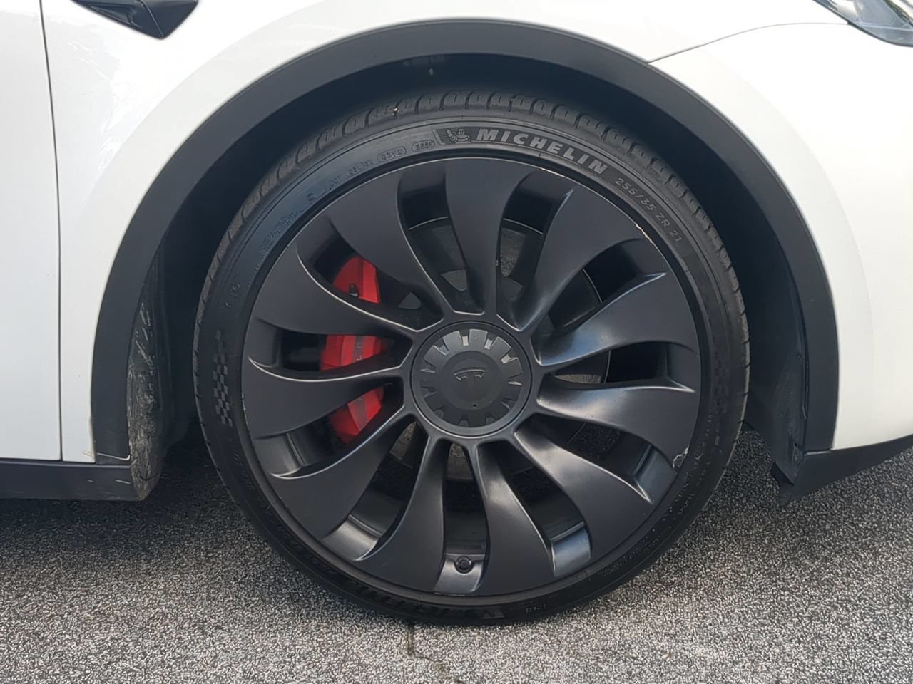 Used 2023  Tesla Performance image 11