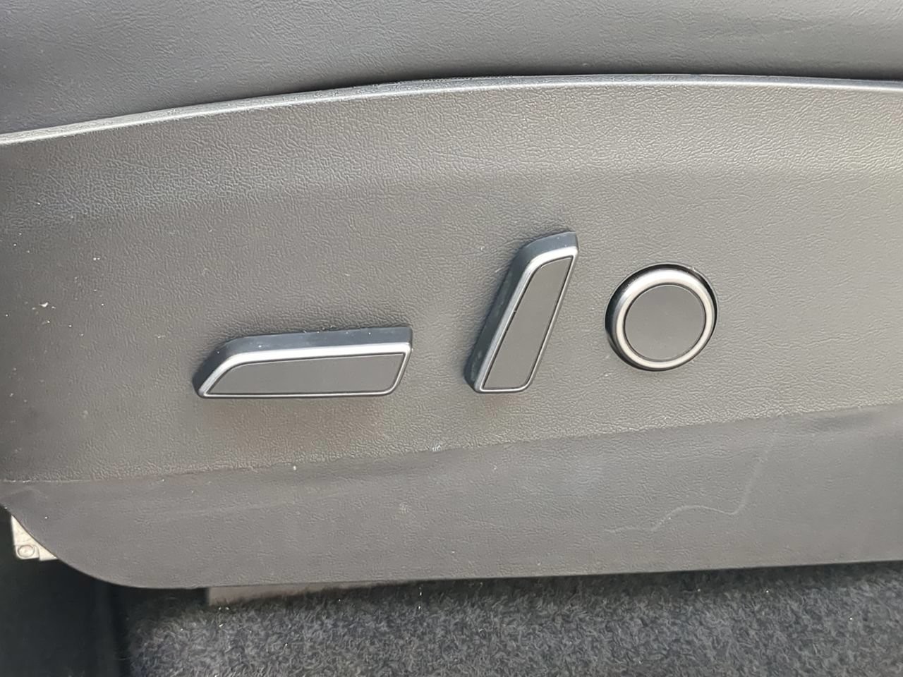 Used 2023  Tesla Performance image 23