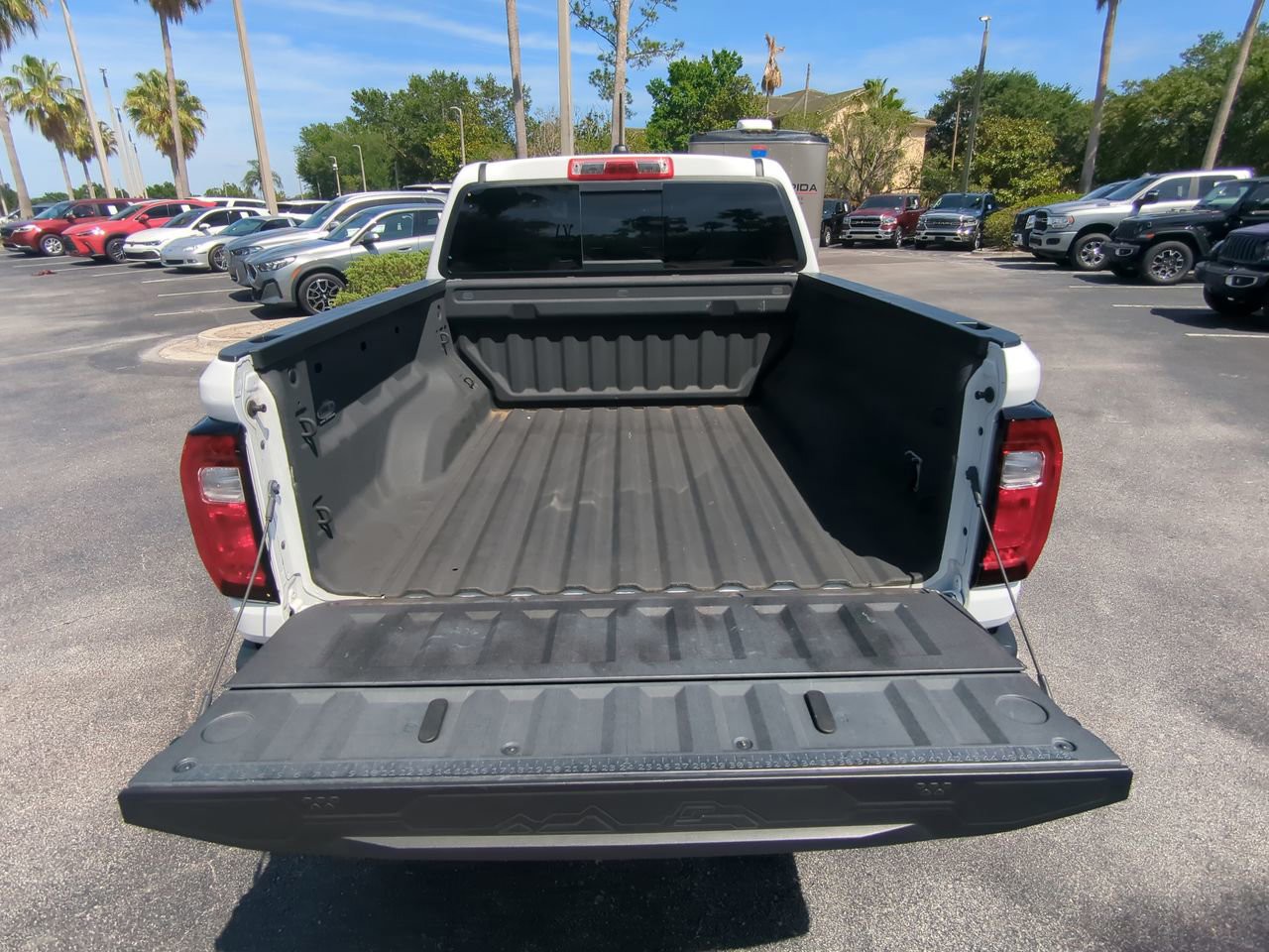 Used 2023 White GMC AT4 image 14