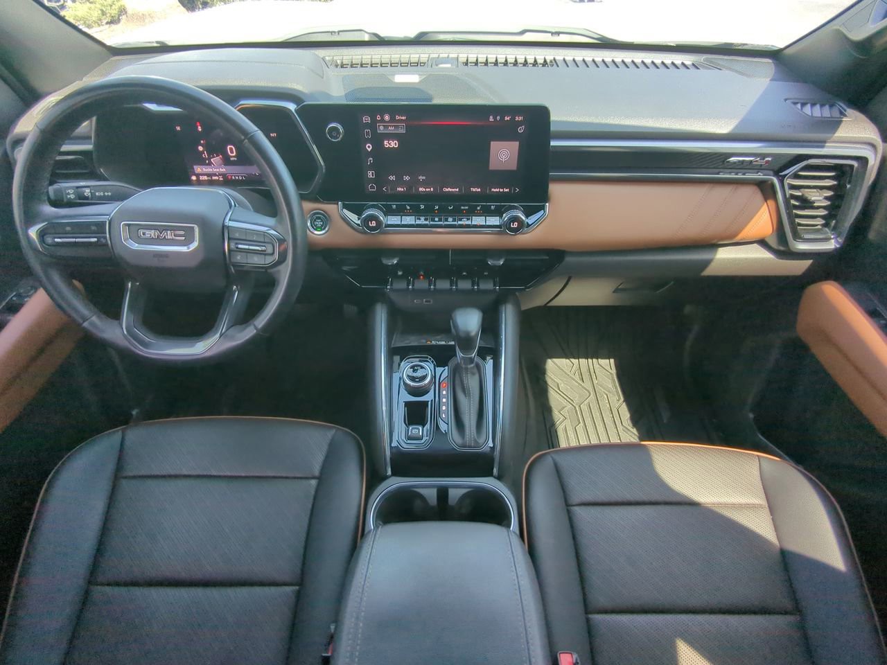 Used 2023 White GMC AT4 image 17