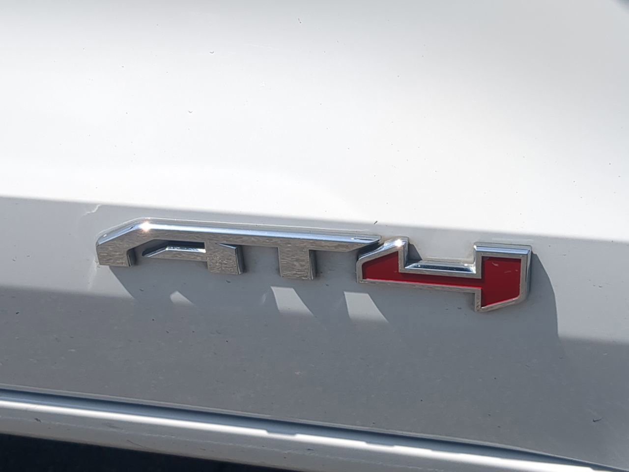 Used 2023 White GMC AT4 image 13