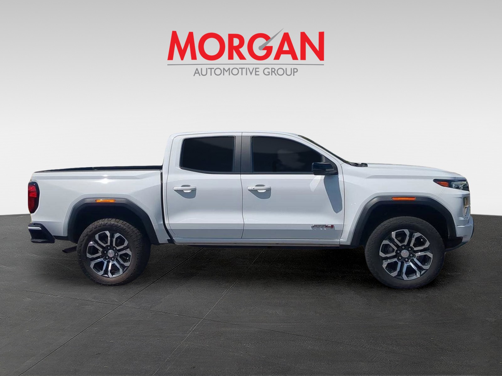 Used 2023 White GMC AT4 image 4