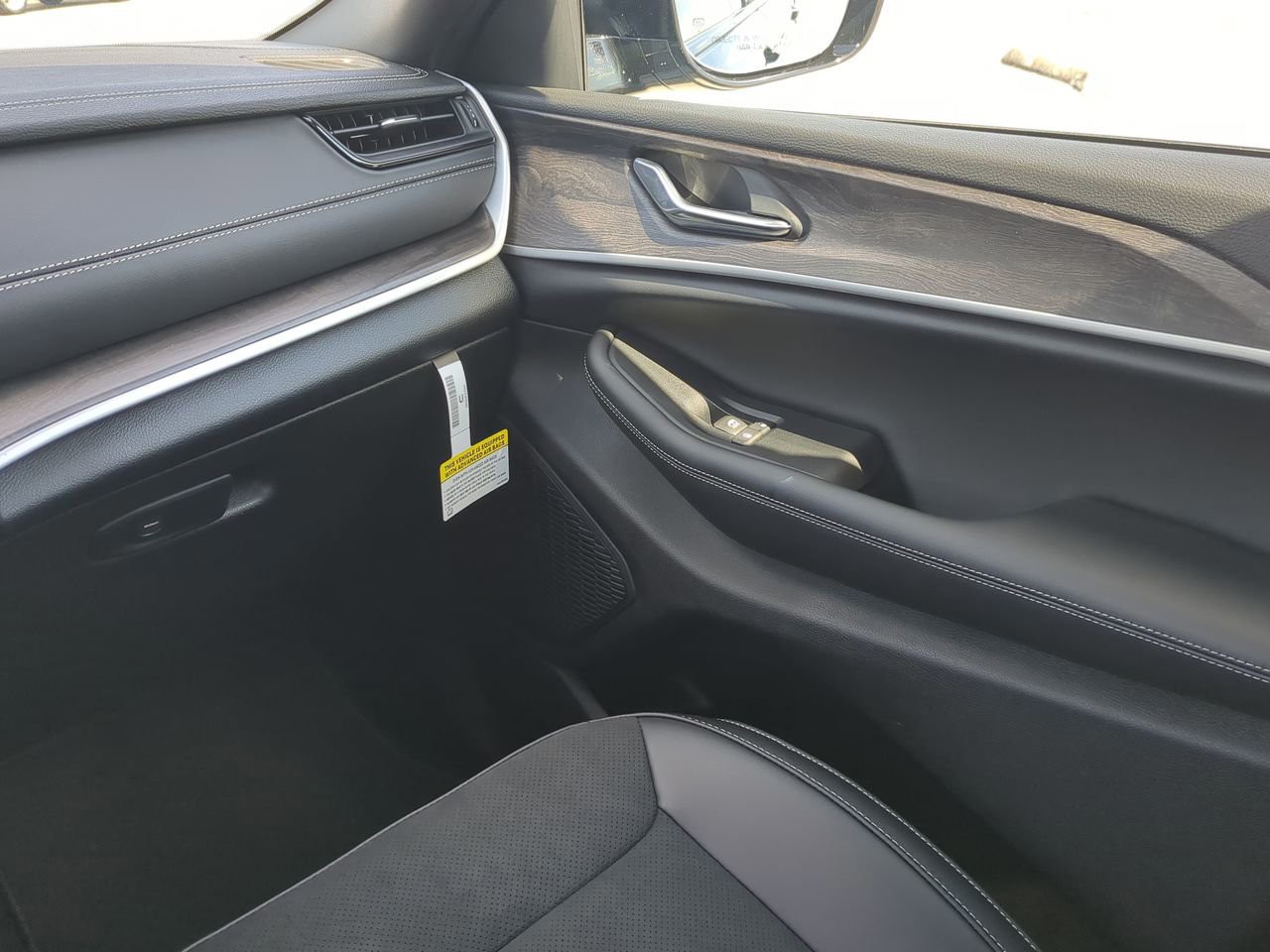 New 2026 Black Jeep Altitude image 21