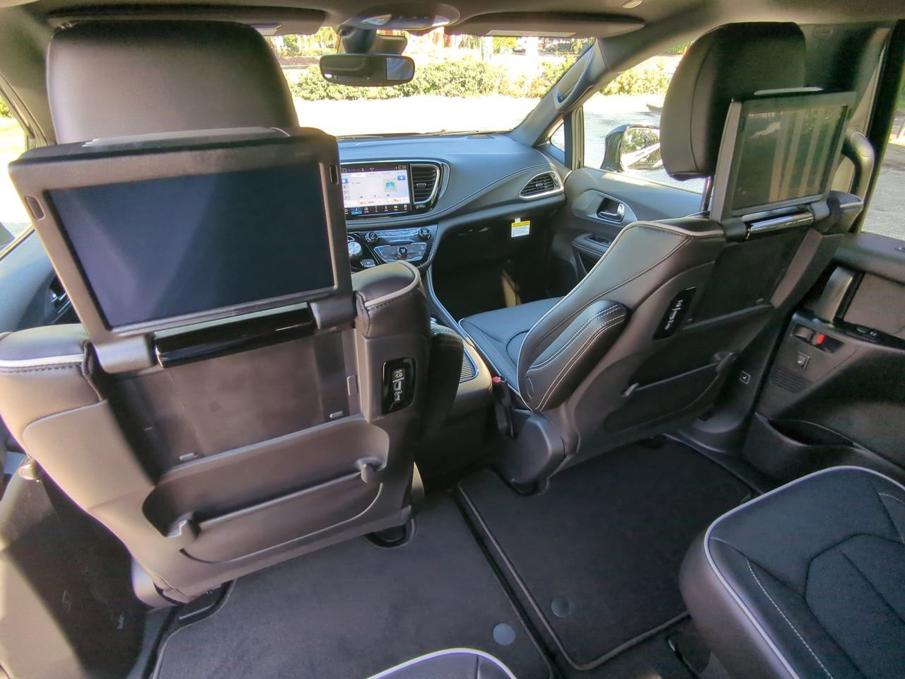 New 2026 Black Chrysler Limited image 19