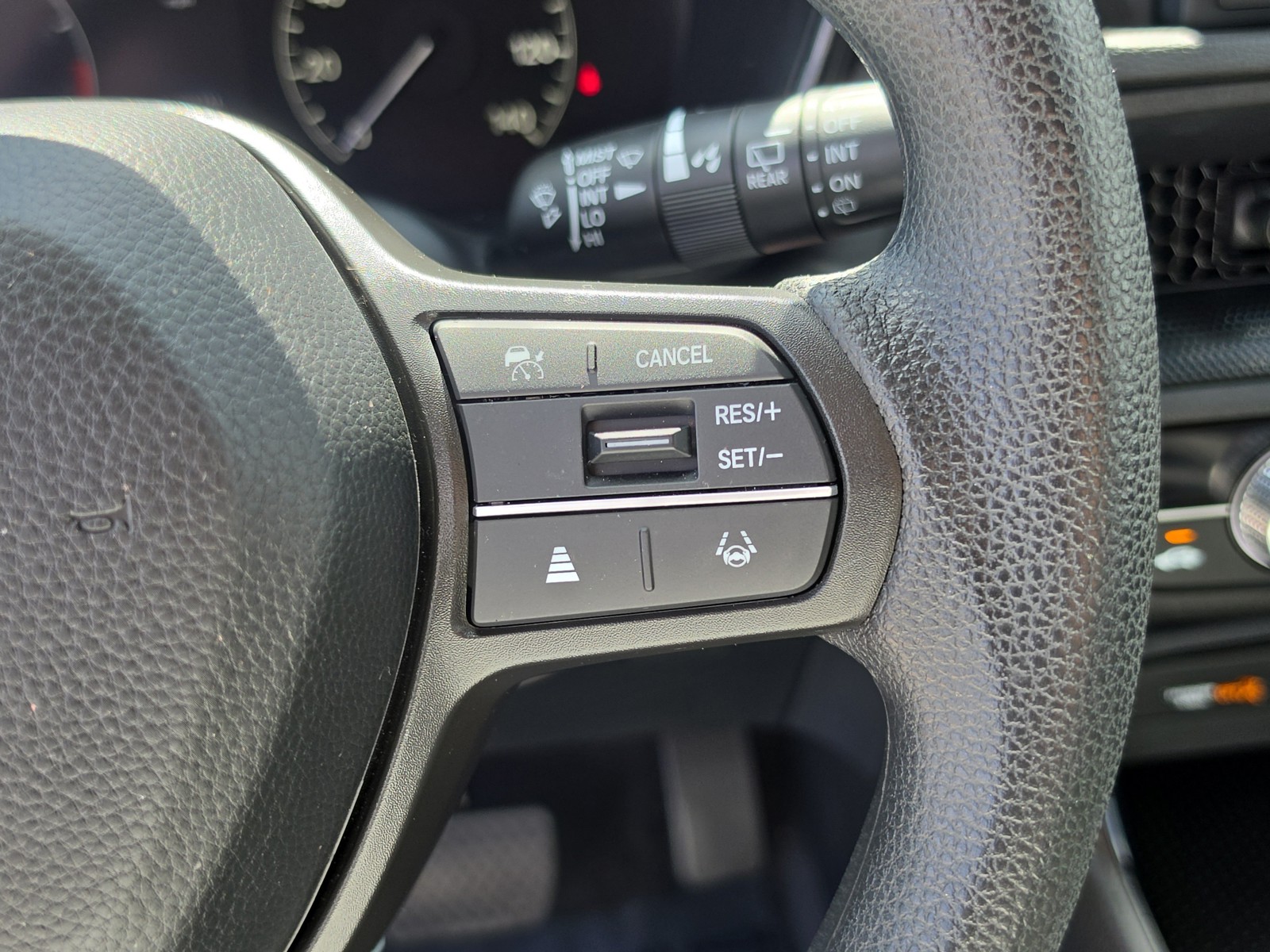Used 2024 sparkle silver metallic Honda EX image 30